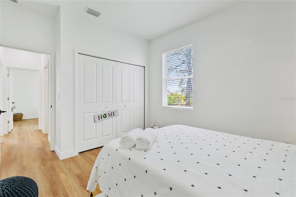 Active With Contract: $380,000 (4 beds, 2 baths, 1606 Square Feet)