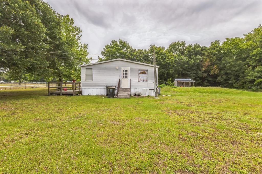 For Sale: $215,000 (3 beds, 2 baths, 1296 Square Feet)