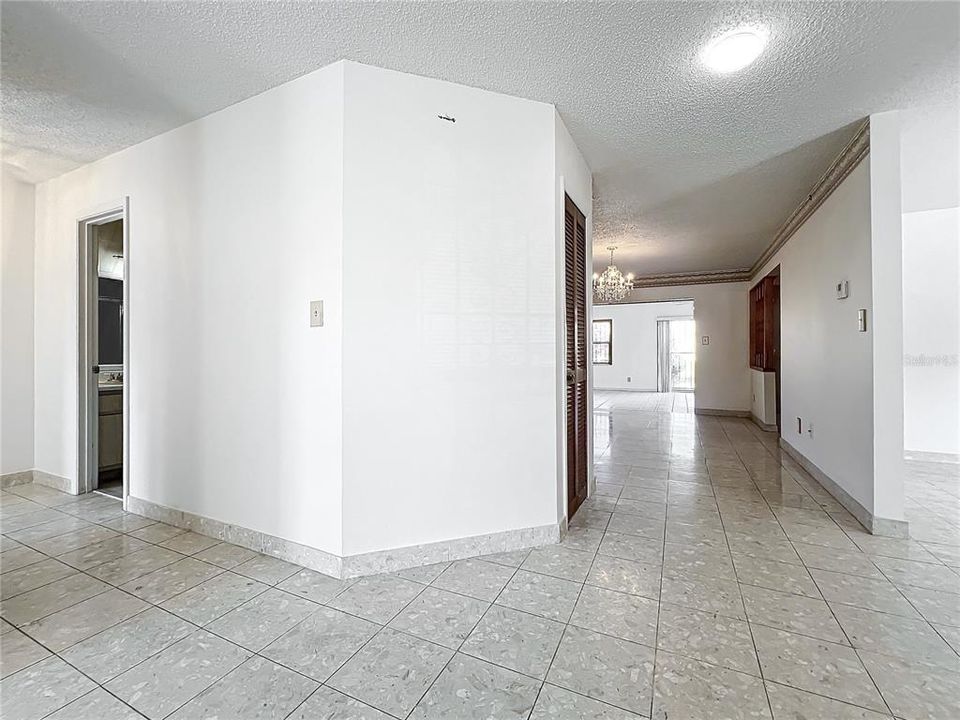 For Sale: $400,000 (3 beds, 2 baths, 2047 Square Feet)
