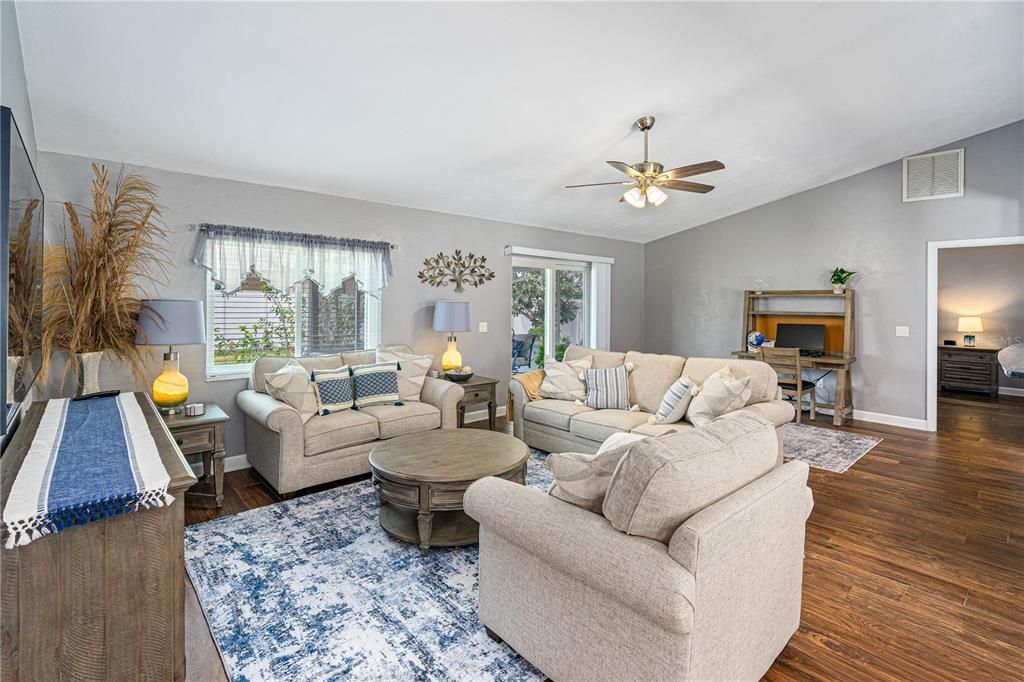 Recently Sold: $400,000 (3 beds, 2 baths, 1500 Square Feet)