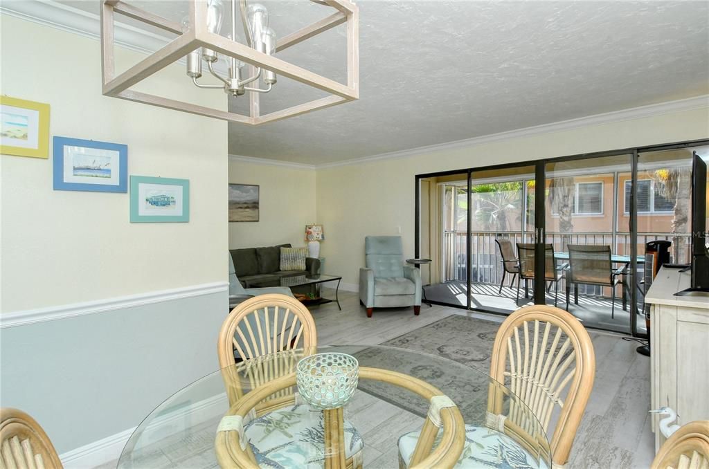 For Sale: $639,900 (2 beds, 2 baths, 952 Square Feet)