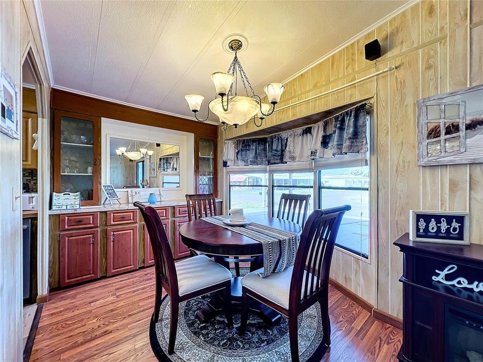 Dining room with built-ins