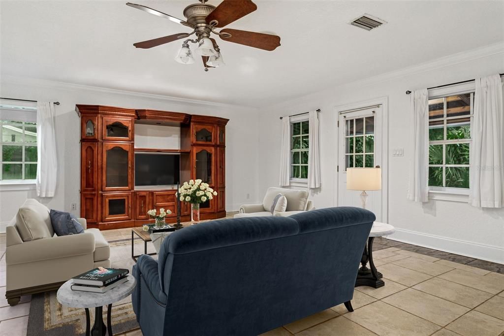 Active With Contract: $498,000 (3 beds, 2 baths, 1581 Square Feet)