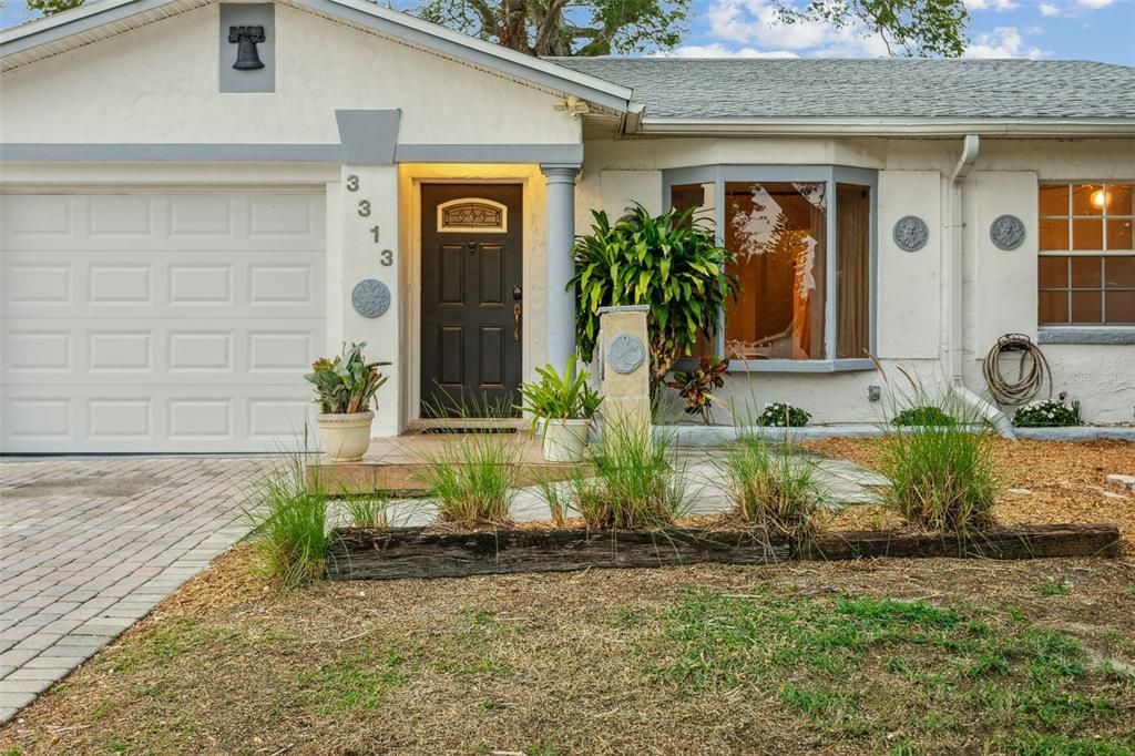 Active With Contract: $498,000 (3 beds, 2 baths, 1581 Square Feet)