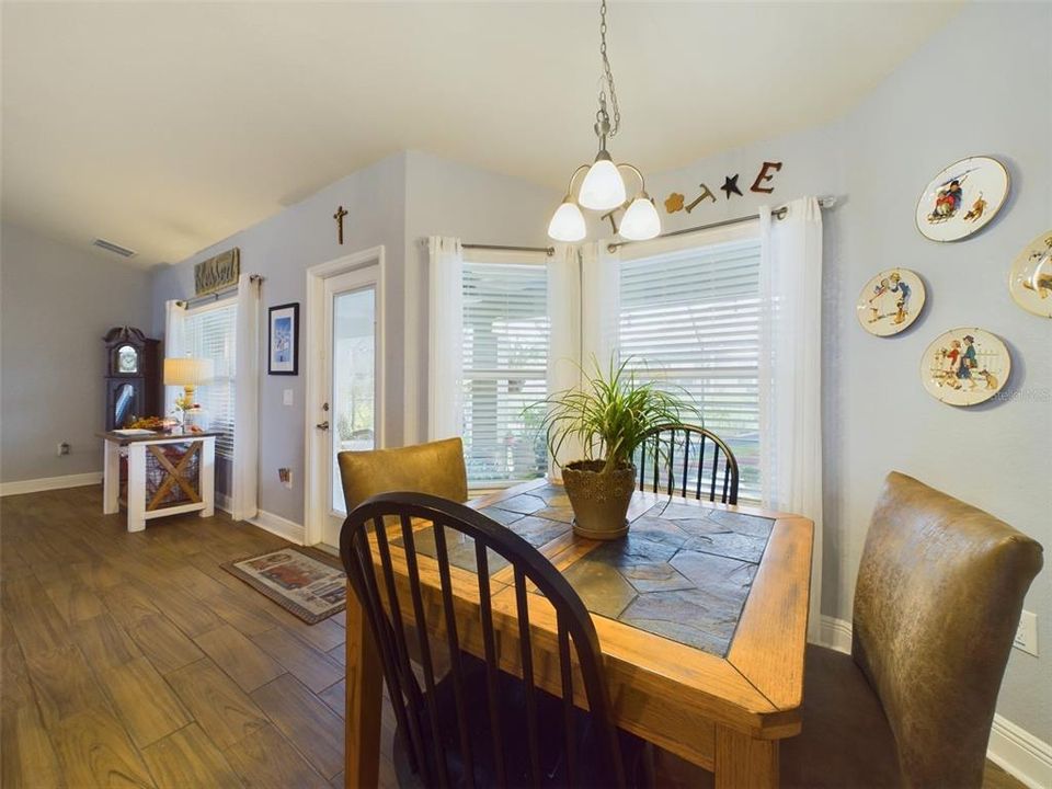 Breakfast Nook overlooking the sparkling pool!