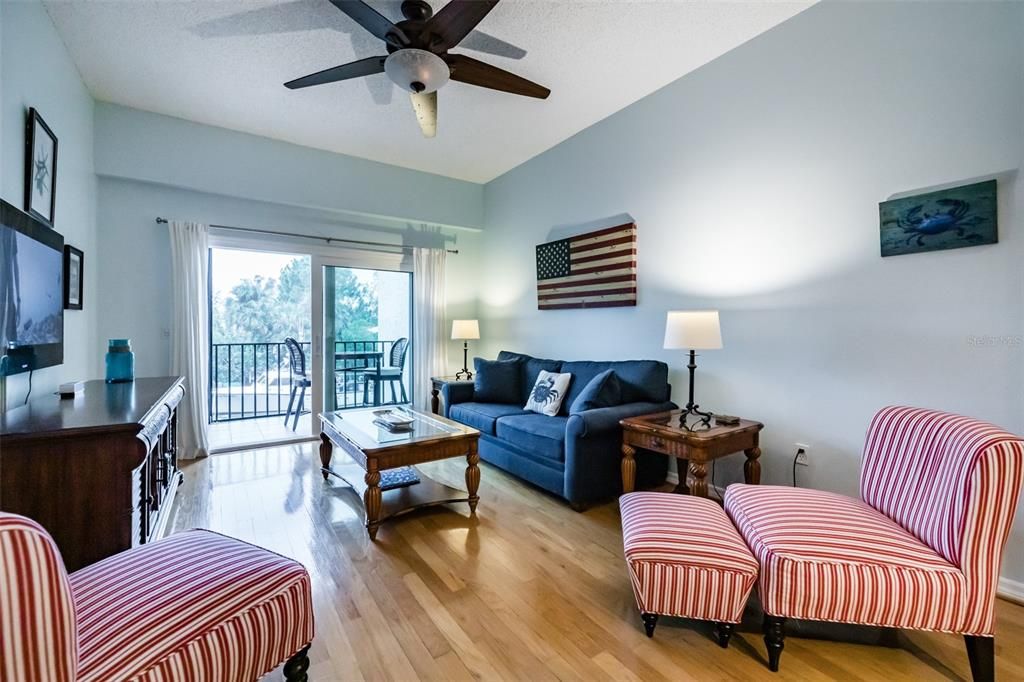 For Sale: $575,000 (2 beds, 2 baths, 1180 Square Feet)