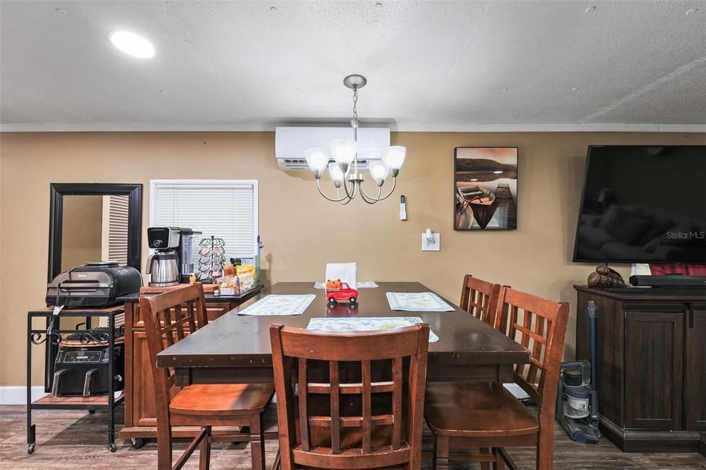 For Sale: $139,900 (2 beds, 2 baths, 798 Square Feet)