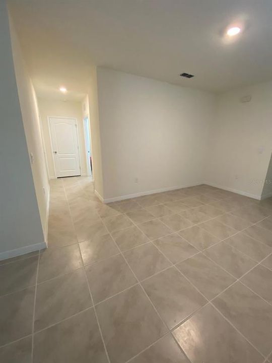 For Rent: $2,300 (3 beds, 2 baths, 1516 Square Feet)