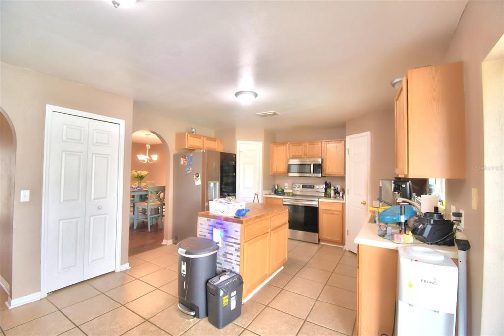 For Sale: $457,000 (4 beds, 2 baths, 2200 Square Feet)