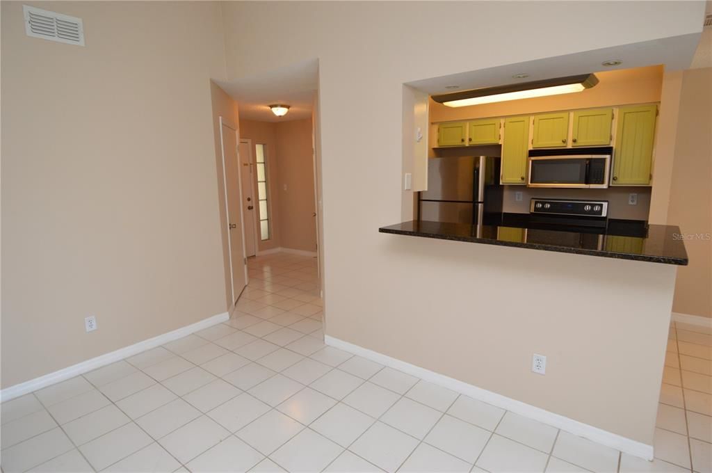 Recently Rented: $1,465 (1 beds, 1 baths, 822 Square Feet)