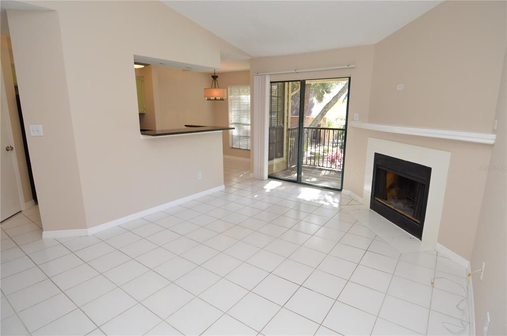 Recently Rented: $1,465 (1 beds, 1 baths, 822 Square Feet)