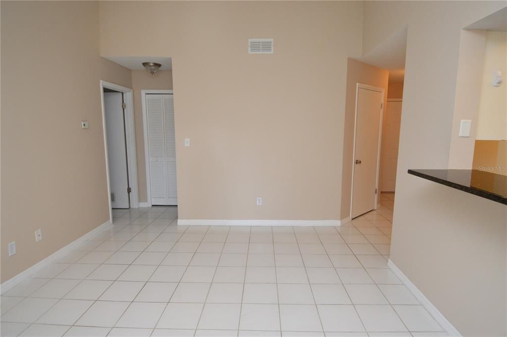 Recently Rented: $1,465 (1 beds, 1 baths, 822 Square Feet)