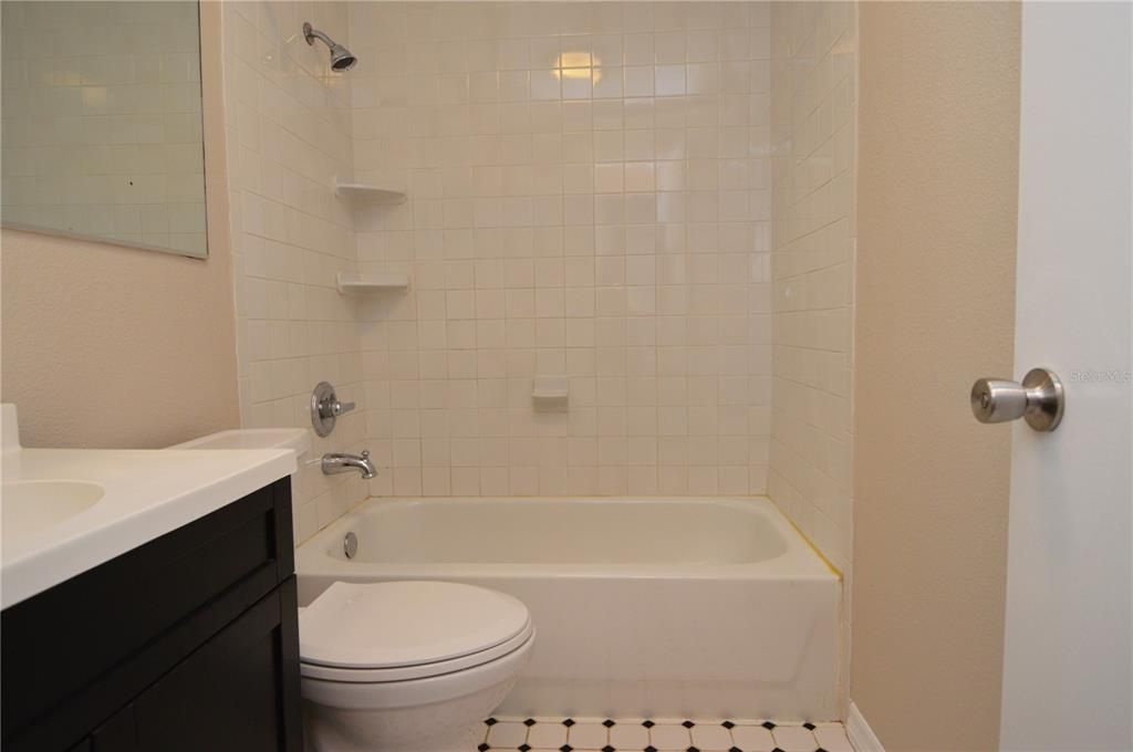 Recently Rented: $1,465 (1 beds, 1 baths, 822 Square Feet)