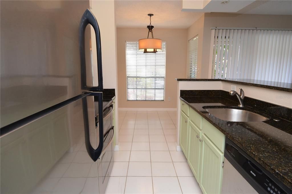 Recently Rented: $1,465 (1 beds, 1 baths, 822 Square Feet)