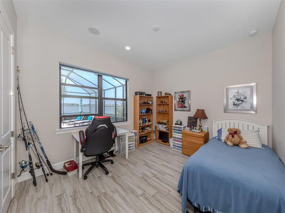 For Sale: $1,695,000 (3 beds, 2 baths, 3204 Square Feet)