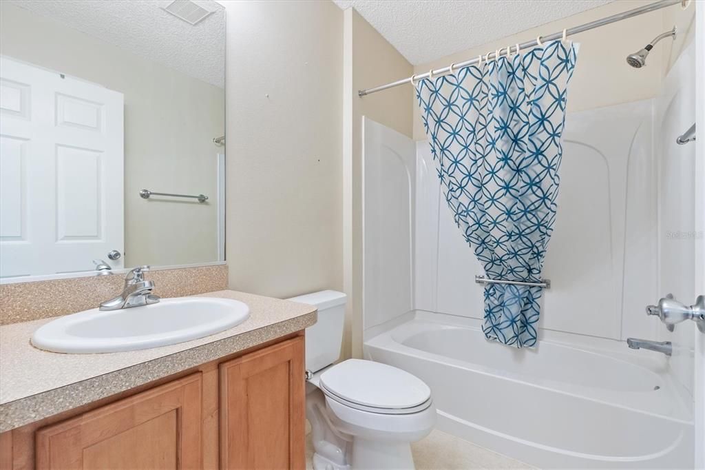 Active With Contract: $359,900 (3 beds, 2 baths, 1392 Square Feet)