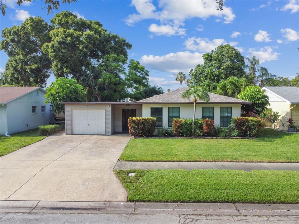 Active With Contract: $495,000 (3 beds, 2 baths, 1402 Square Feet)