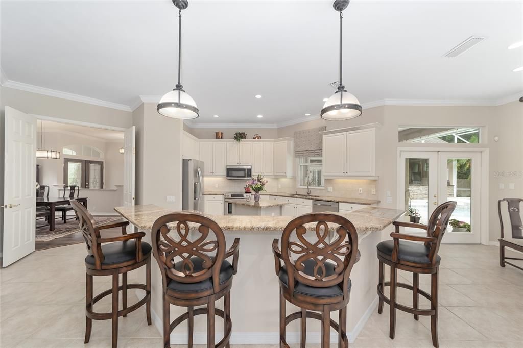 Active With Contract: $999,900 (5 beds, 4 baths, 4251 Square Feet)