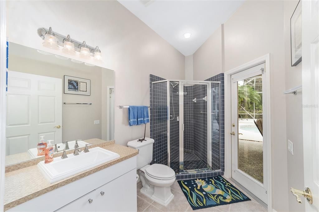 Active With Contract: $999,900 (5 beds, 4 baths, 4251 Square Feet)