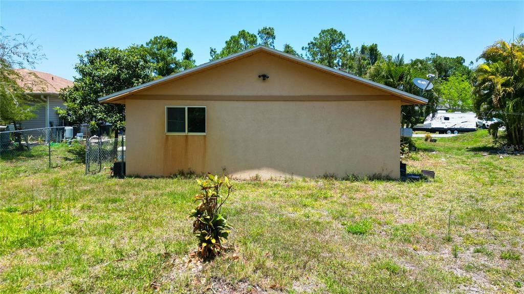 Active With Contract: $255,000 (2 beds, 2 baths, 1299 Square Feet)