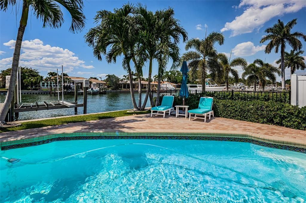 Recently Sold: $1,950,000 (4 beds, 3 baths, 2914 Square Feet)