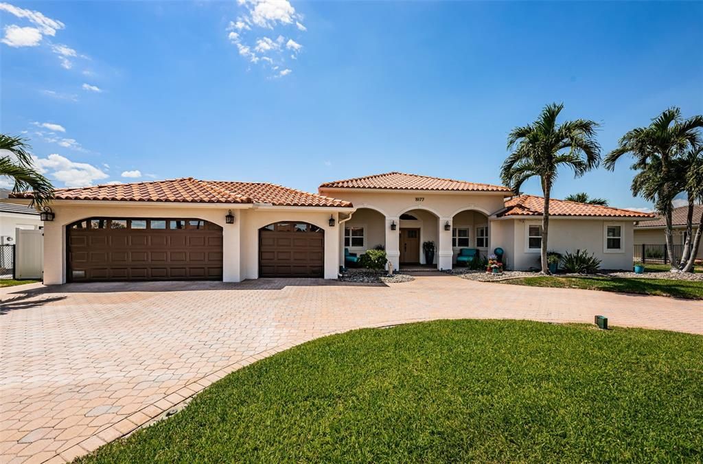 Recently Sold: $1,950,000 (4 beds, 3 baths, 2914 Square Feet)