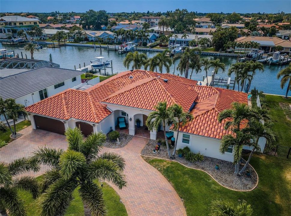 Recently Sold: $1,950,000 (4 beds, 3 baths, 2914 Square Feet)