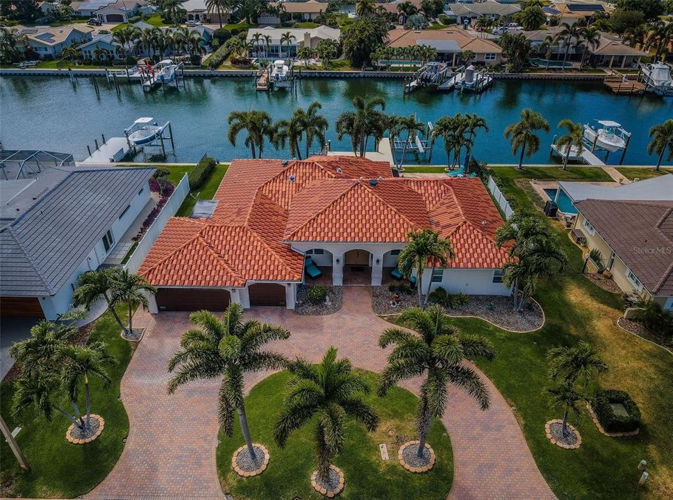 Recently Sold: $1,950,000 (4 beds, 3 baths, 2914 Square Feet)