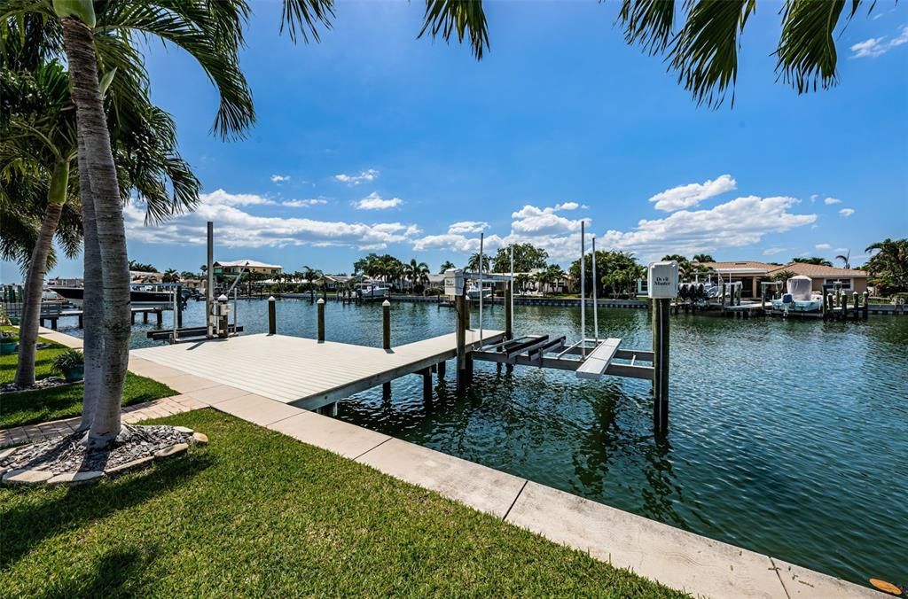 Recently Sold: $1,950,000 (4 beds, 3 baths, 2914 Square Feet)