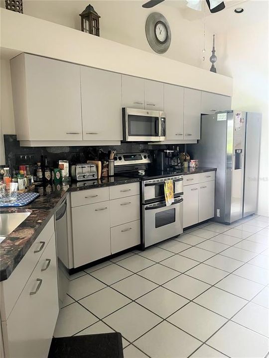 For Rent: $7,000 (3 beds, 2 baths, 2374 Square Feet)