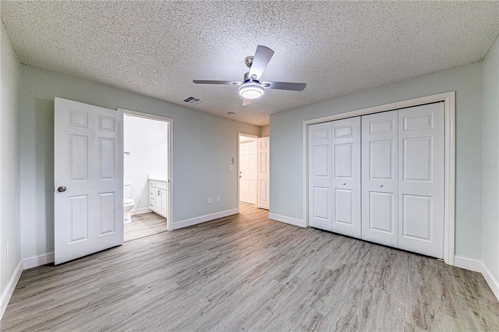 Active With Contract: $294,900 (3 beds, 2 baths, 1265 Square Feet)