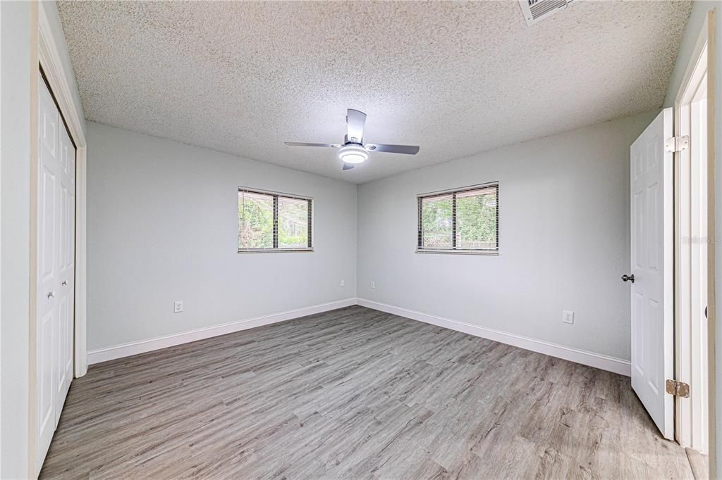 Active With Contract: $294,900 (3 beds, 2 baths, 1265 Square Feet)