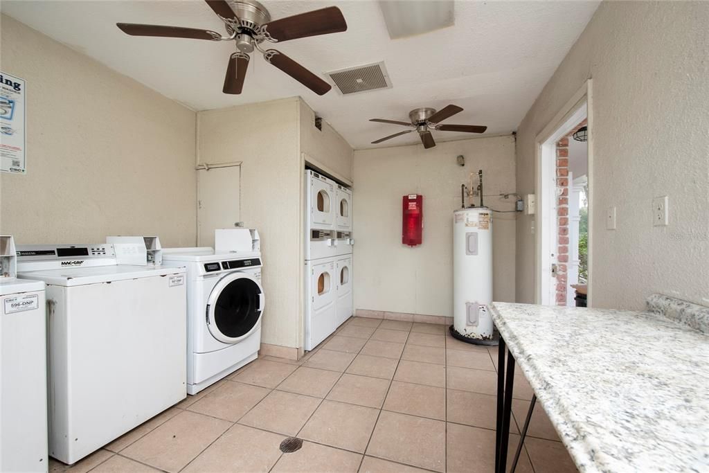 Active With Contract: $1,500 (2 beds, 2 baths, 970 Square Feet)