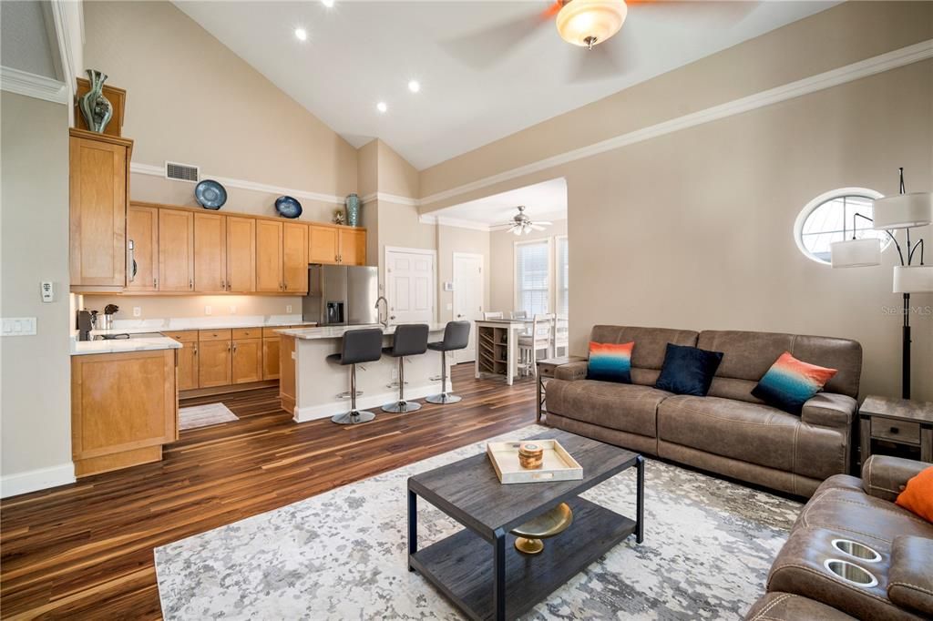 Active With Contract: $489,000 (3 beds, 2 baths, 2647 Square Feet)