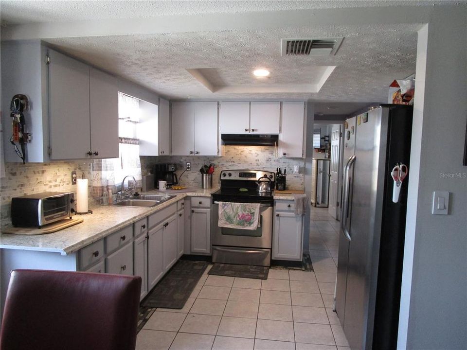 Active With Contract: $219,900 (2 beds, 1 baths, 1080 Square Feet)