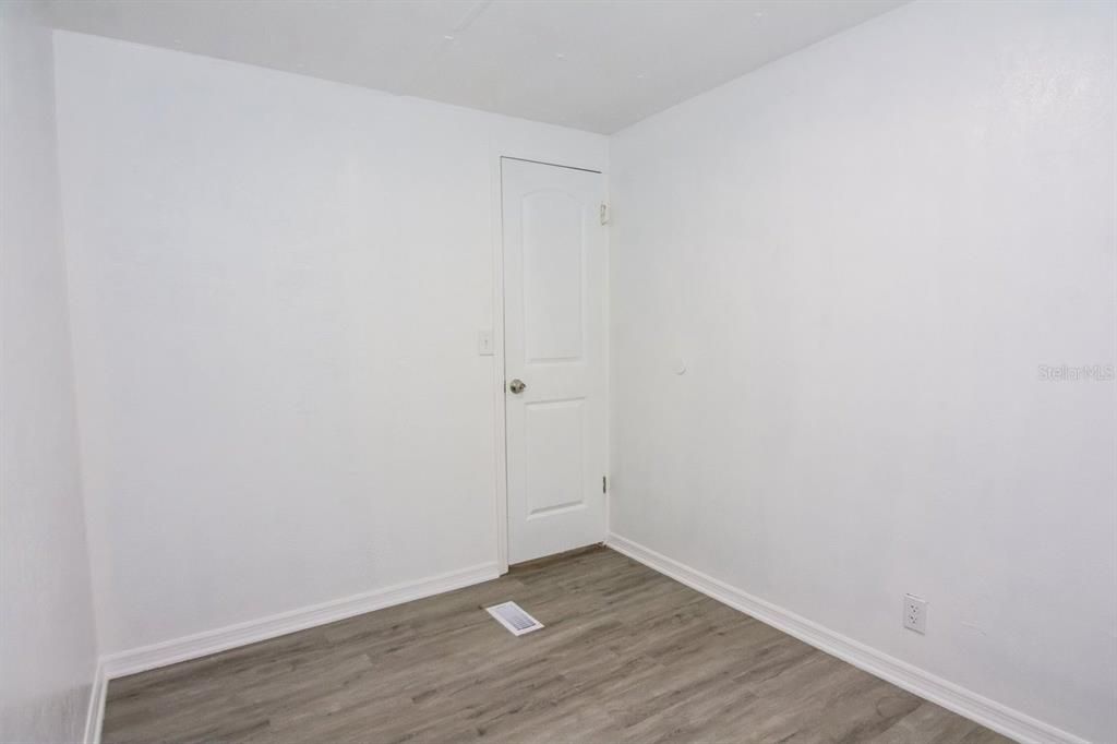 For Sale: $195,000 (3 beds, 2 baths, 896 Square Feet)