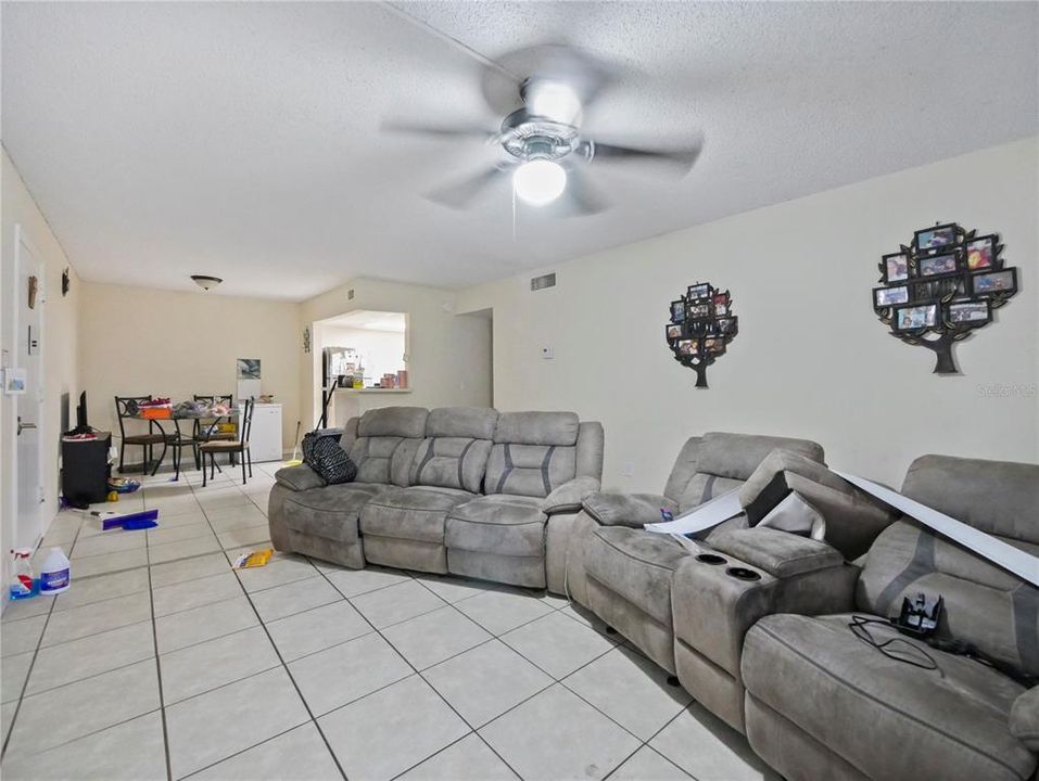 For Sale: $195,000 (3 beds, 2 baths, 1112 Square Feet)