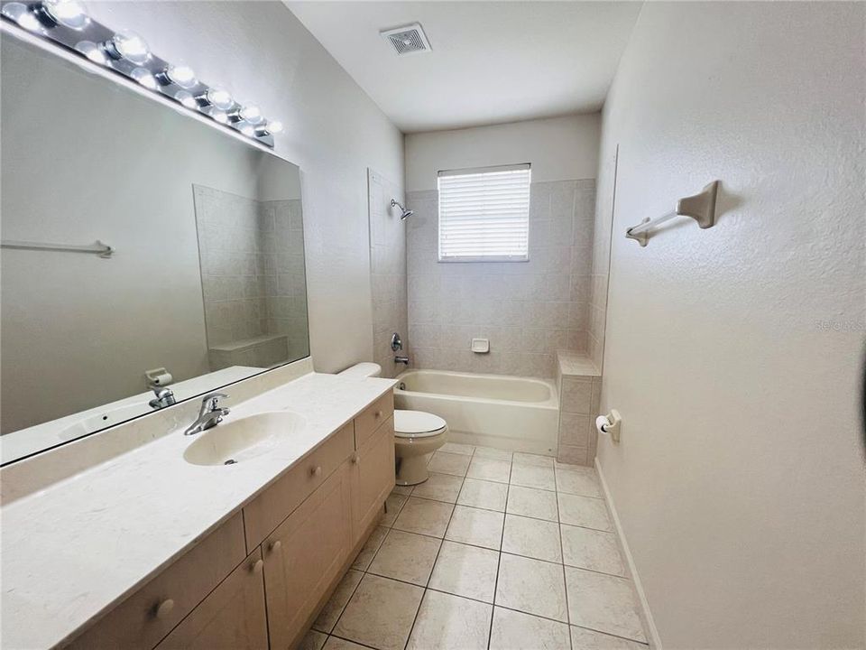 For Rent: $3,900 (5 beds, 3 baths, 3497 Square Feet)