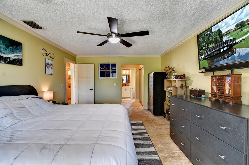 For Sale: $478,500 (3 beds, 2 baths, 1990 Square Feet)