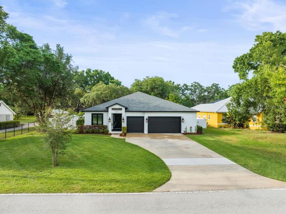 For Sale: $1,020,000 (4 beds, 3 baths, 3040 Square Feet)