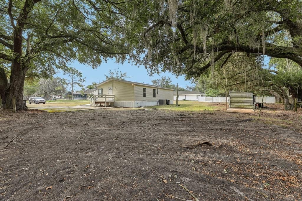 Active With Contract: $260,000 (3 beds, 2 baths, 1188 Square Feet)