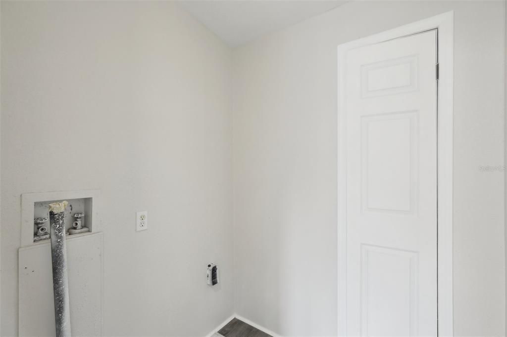 Active With Contract: $260,000 (3 beds, 2 baths, 1188 Square Feet)