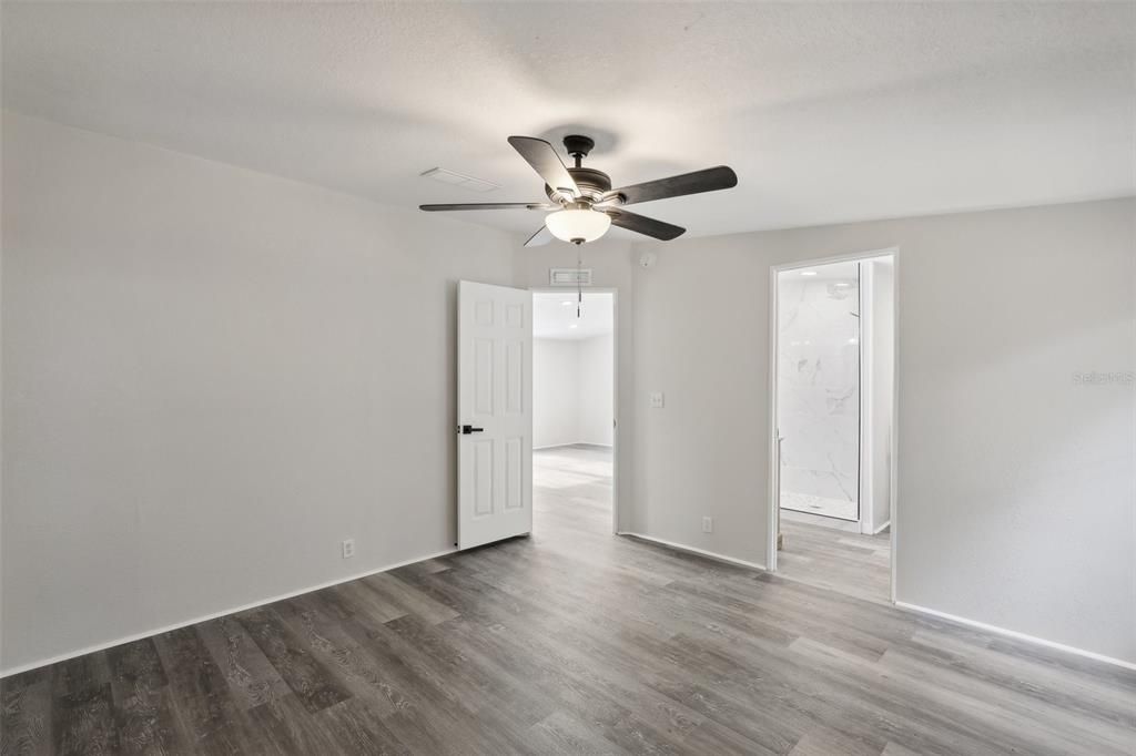 Active With Contract: $260,000 (3 beds, 2 baths, 1188 Square Feet)