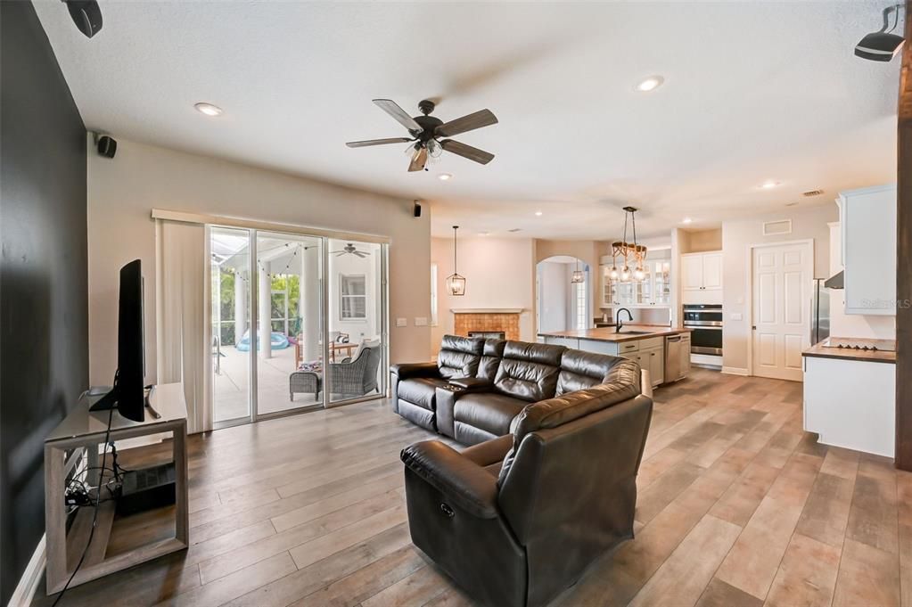 Family ?kitchen Great Room