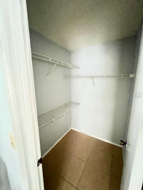 For Rent: $1,600 (1 beds, 1 baths, 738 Square Feet)