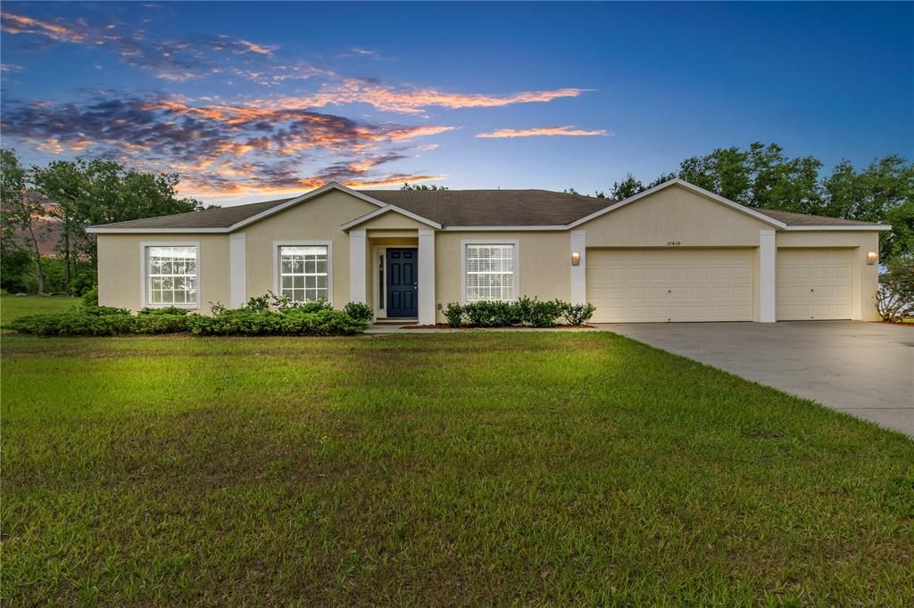 Active With Contract: $476,000 (4 beds, 2 baths, 1929 Square Feet)