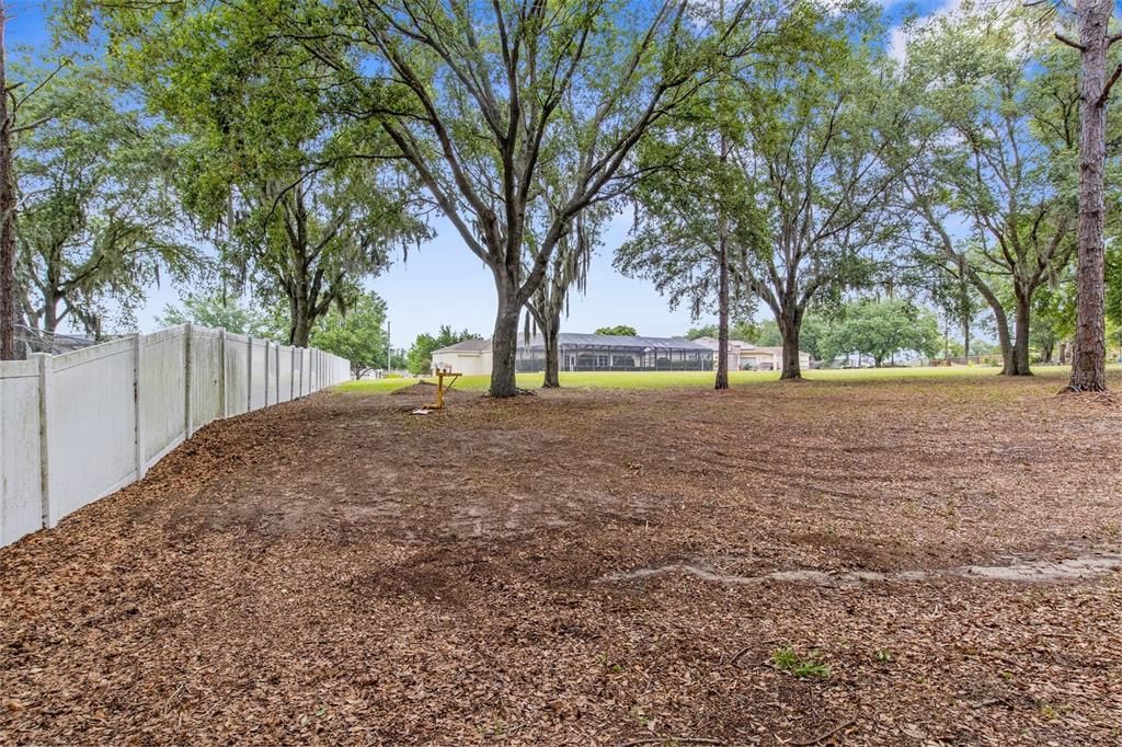 Active With Contract: $476,000 (4 beds, 2 baths, 1929 Square Feet)