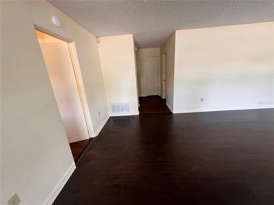For Rent: $1,950 (3 beds, 2 baths, 1425 Square Feet)