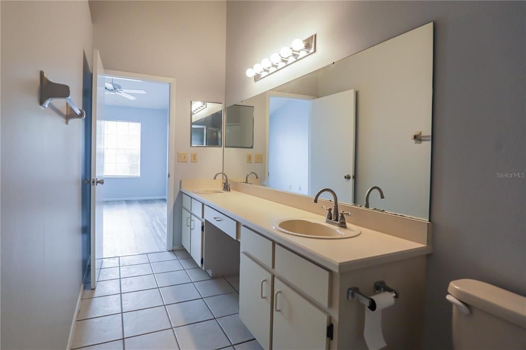 Active With Contract: $278,000 (3 beds, 2 baths, 1237 Square Feet)