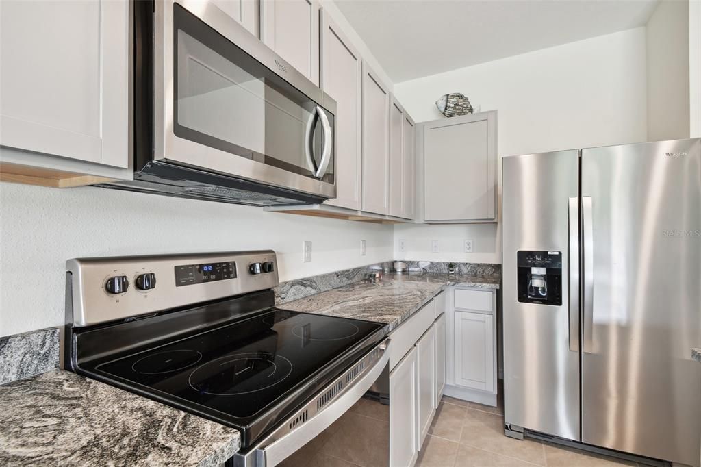 Active With Contract: $325,000 (3 beds, 2 baths, 1673 Square Feet)